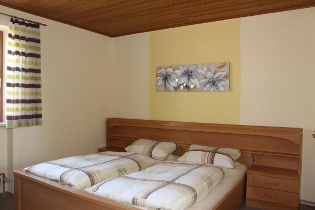 Gaeste-Haus Roesch Wiesent Luaran gambar