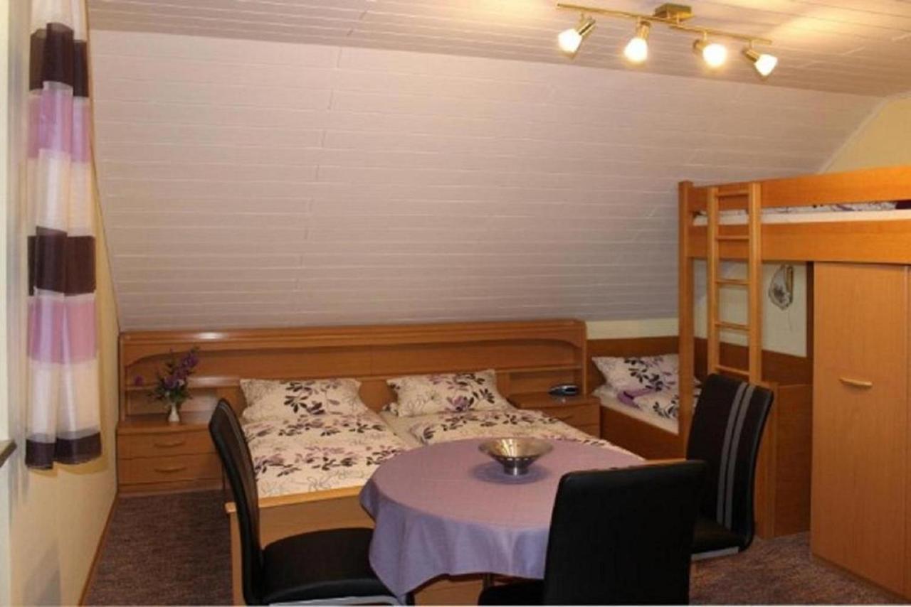 Gaeste-Haus Roesch Wiesent Luaran gambar